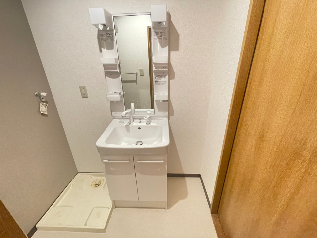 洗面設備　洗面・脱衣スペースも大きく取っております