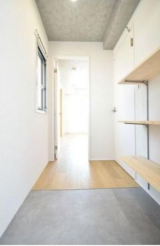 玄関　リビング/居室