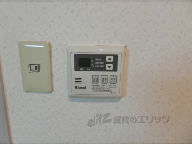 その他設備　給湯器リモコン