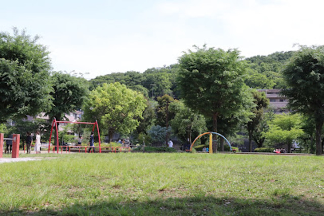 公園　乞田貝取ふれあい広場（公園）まで496m