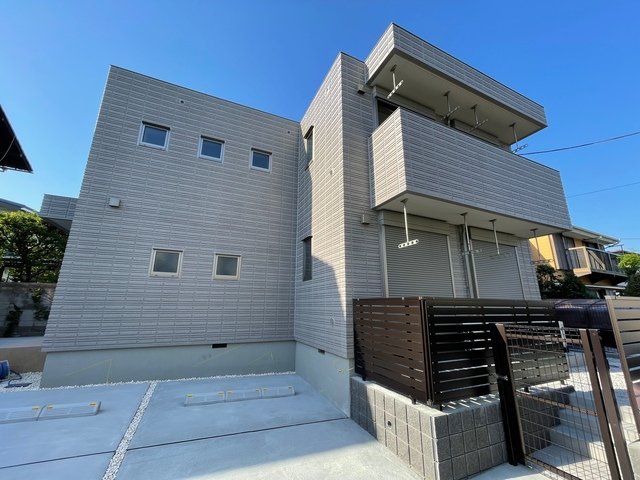 建物外観　２０２２．６完成　ＺＥＨ Ｍ対応旭化成へーベルメゾン