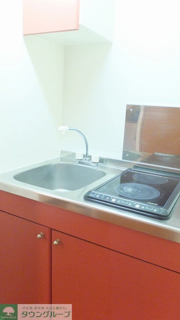 キッチン　2口の電気コンロ付き