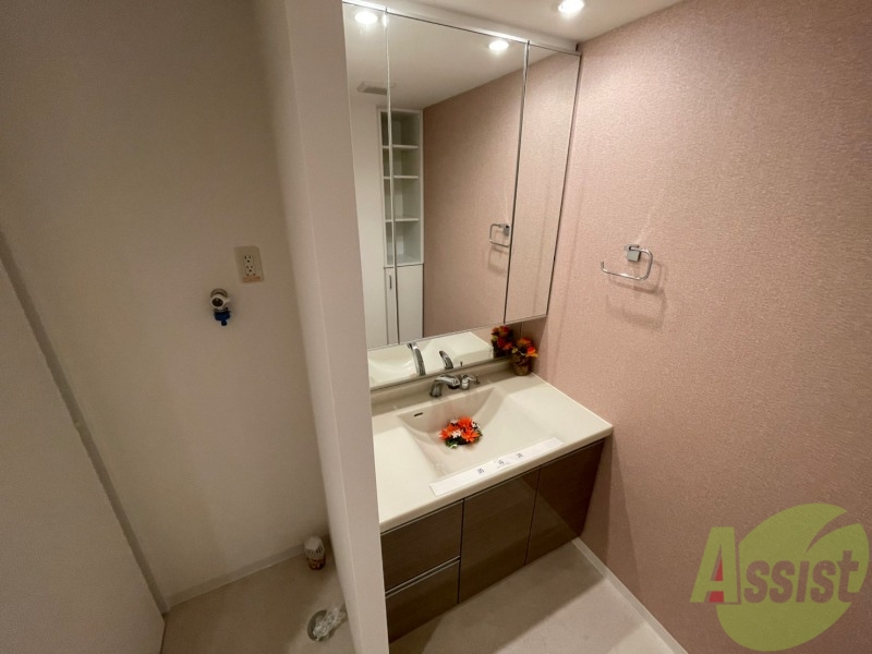 洗面設備　こちらに洗面台があります。朝の洗顔はこちらで。