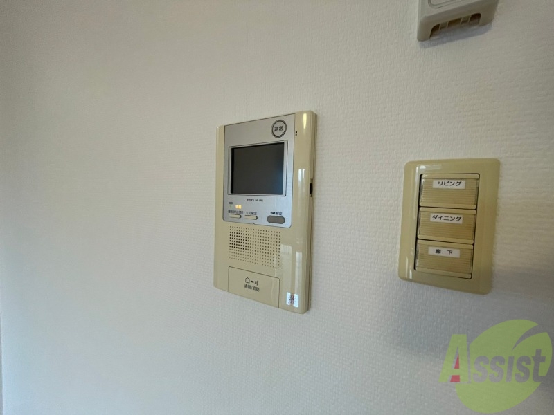 セキュリティ　ＴＶモニター付インターホンです。来客者の顔が見えるので安心！