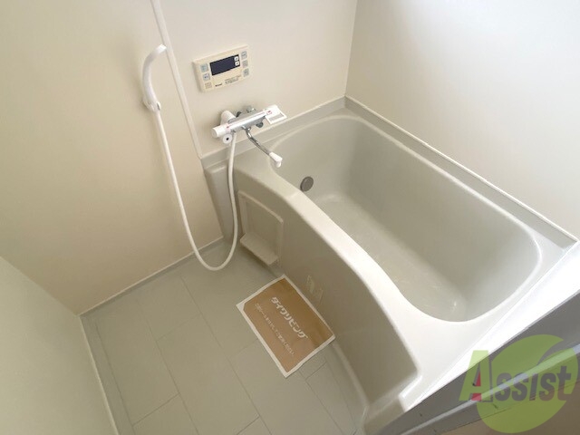 バス・シャワールーム　一日の疲れをこのお風呂で落としてください。