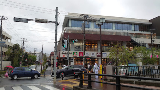 スーパー　ライフビエラ蒔田店（スーパー）まで443m