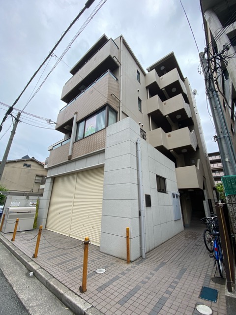 建物外観　居住者専用のごみ置き場があります♪