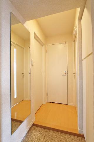 玄関　明るい玄関でお出迎え