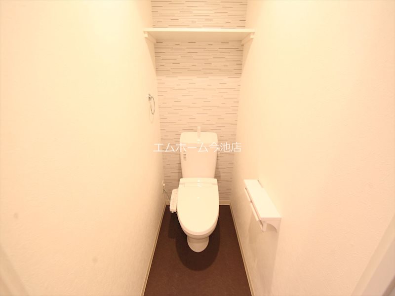 トイレ　温水洗浄便座付トイレ
