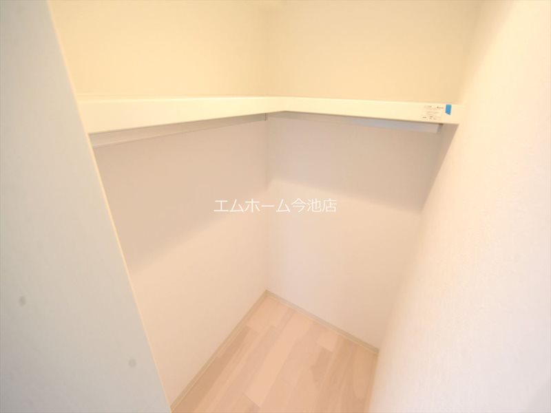 収納　ウォークインクローゼット付（収納充実してます）