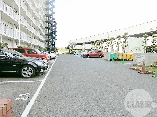 駐車場　敷地内駐車場