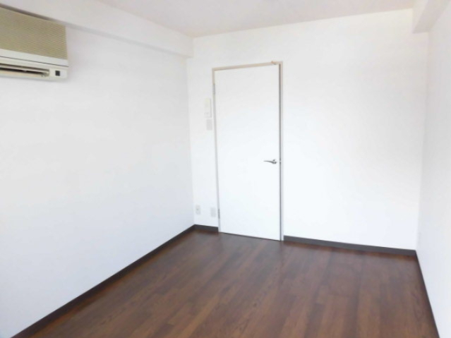 居室・リビング　光の差し込む明るいお部屋です