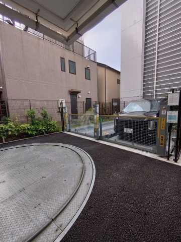 駐車場　クレヴィアリグゼ世田谷松陰神社前