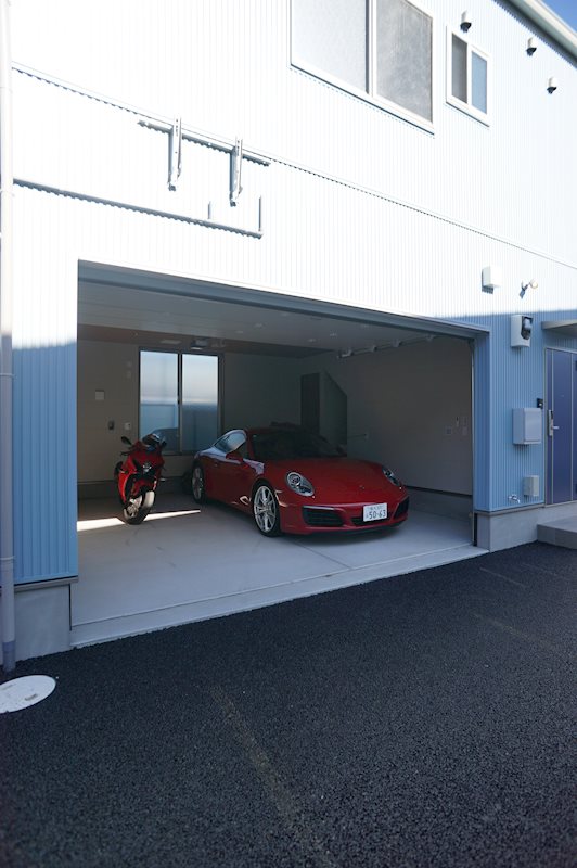 その他設備　モデルルームとして、車とバイク駐車してます。