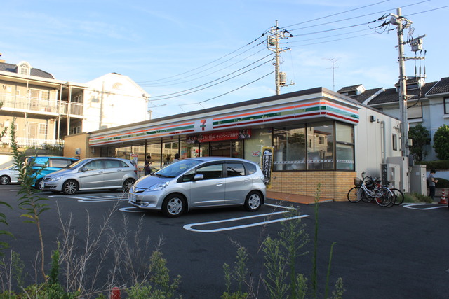 コンビニ　セブンイレブン横浜勝田南1丁目店（コンビニ）まで60m