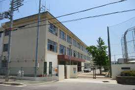 中学校　明石市立大久保中学校（中学校）まで1456m