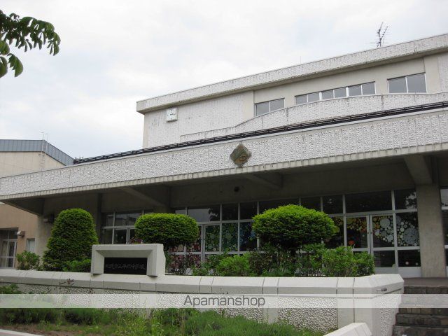 中学校　平岡中学校（中学校）まで1121m