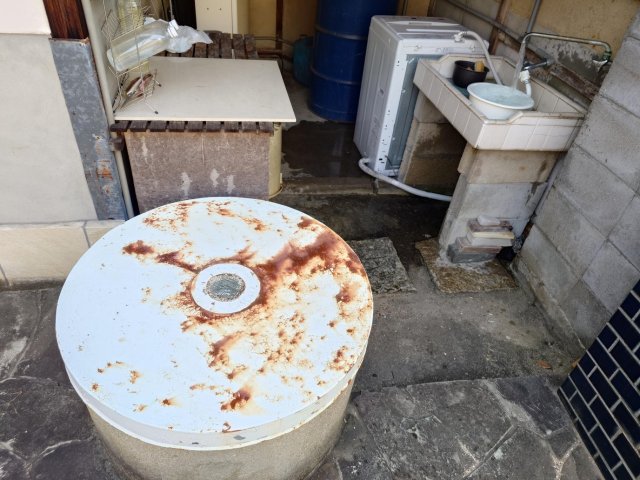その他　井戸。洗濯機、水、外屋根あり