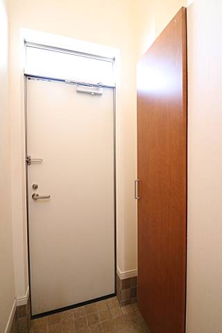 玄関　いってらっしゃい。