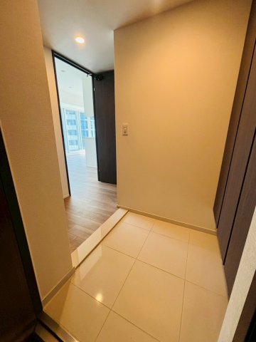 玄関　＊別部屋参照