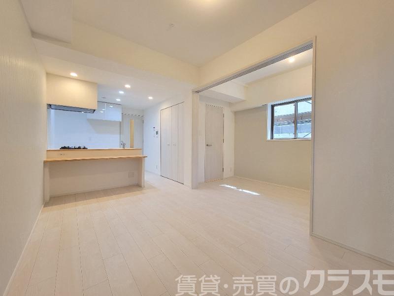 スプランディッド堺東IIIの居間写真