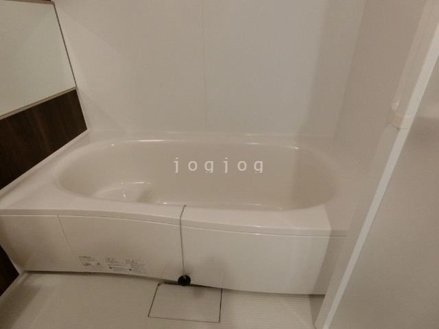 バス・シャワールーム　ゆったりとしたお風呂で快適に過ごせます。