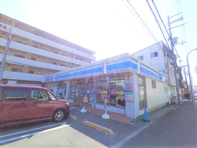 コンビニ　ローソン淀川三津屋南二丁目店（コンビニ）まで275m