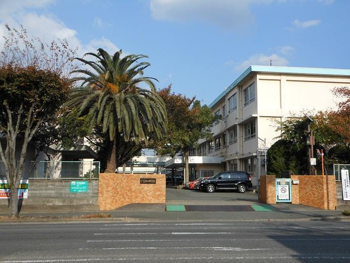 中学校　沖田中学校（中学校）まで530m