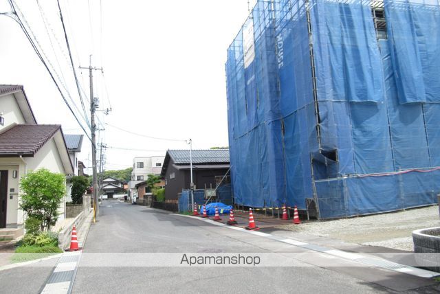 その他　前面道路（その他）まで10m
