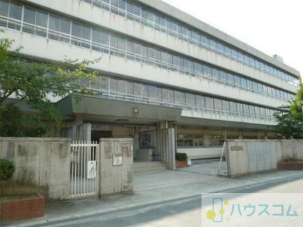 中学校　茨木市立東雲中学校（中学校）まで669m