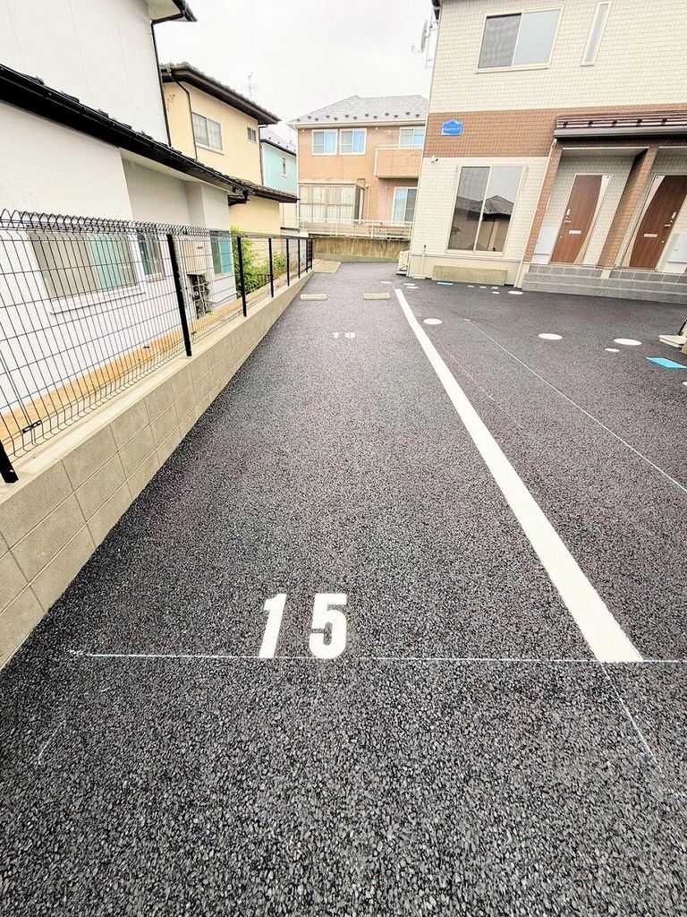 駐車場　駐車場