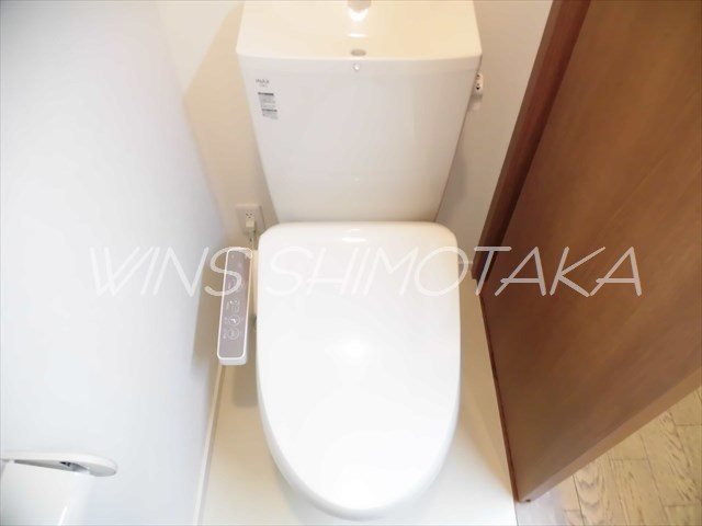 京王線 八幡山駅 徒歩9分 2階建 築7年のトイレ写真