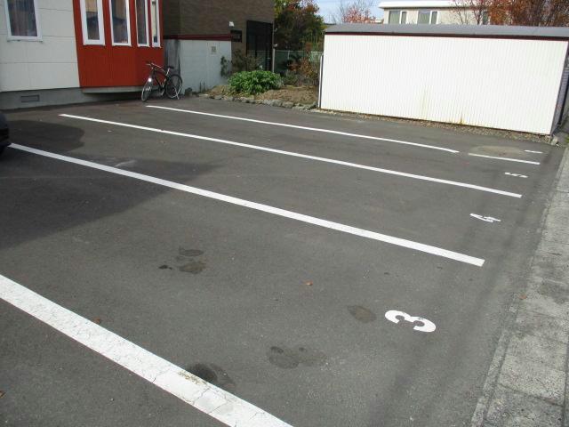 駐車場　駐車場