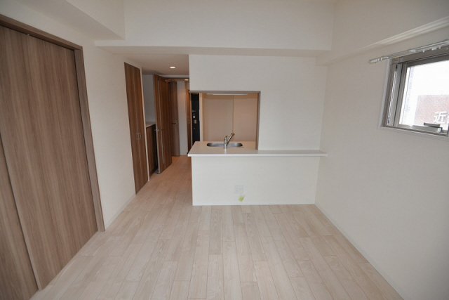 居室・リビング　写真は同マンションの別のお部屋のものです
