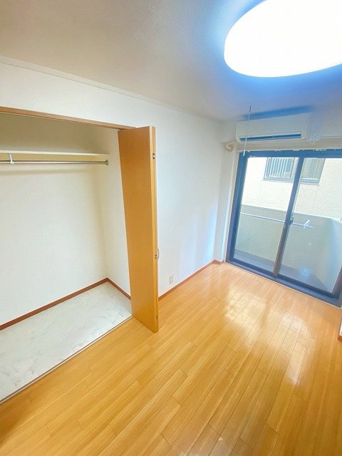ＪＲ京浜東北線 大森駅 徒歩2分 10階建 築49年の居間写真