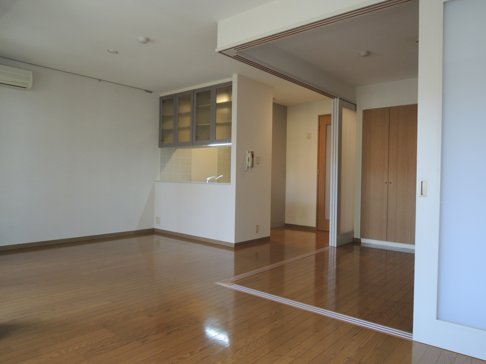 居室・リビング　リビング＆洋室