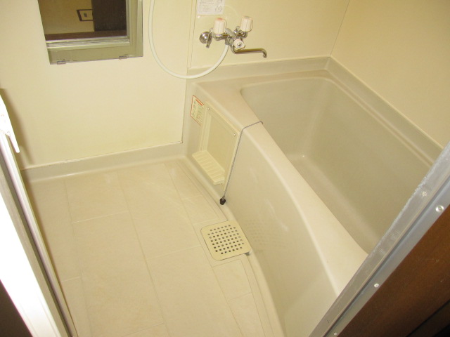バス・シャワールーム　バス