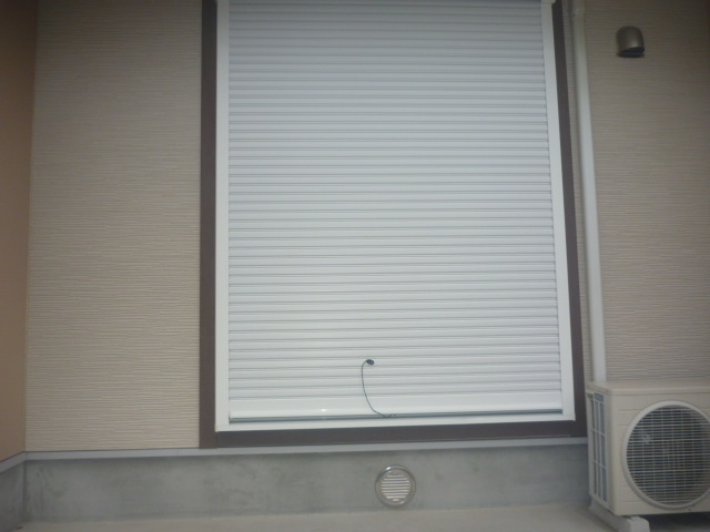 その他設備　1階雨戸シャッター付き