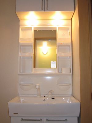 洗面設備　シャワー付き洗面台