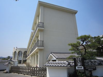 小学校　田原市立田原中部小学校（小学校）まで430m