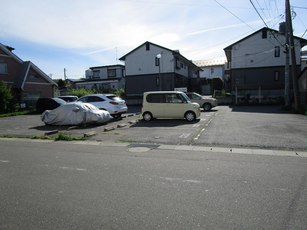 【グリーンパレスCの駐車場】