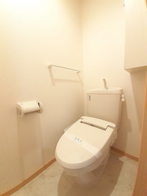 【出雲市塩冶町のアパートのトイレ】