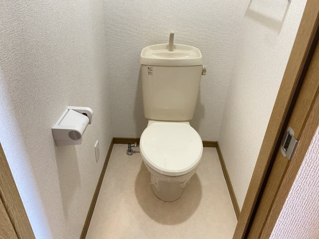 【ピーヌスI，IIのトイレ】