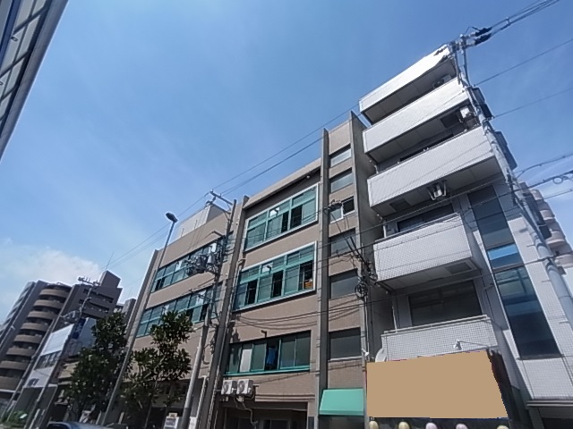 神戸市兵庫区西柳原町のマンションの建物外観