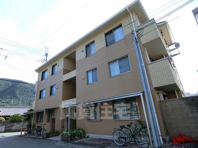 京都市山科区大塚西浦町のマンションの建物外観
