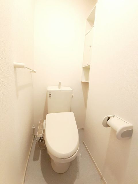 【富士宮市小泉のアパートのトイレ】