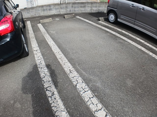 【加古川市尾上町池田のアパートの駐車場】