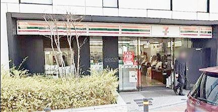 【港区六本木のマンションのコンビニ】