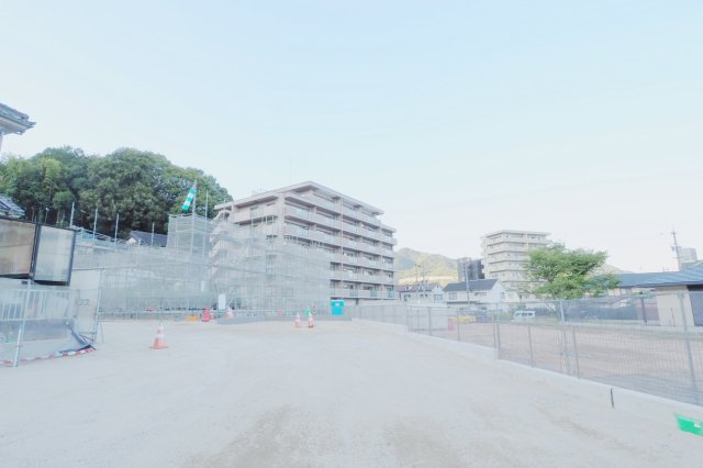 【広島市安佐南区大町西のアパートの建物外観】