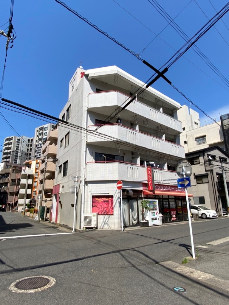 ファーストビル中央駅の建物外観